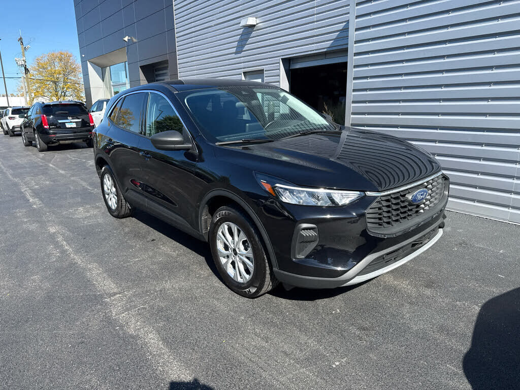 2023 FORD Escape