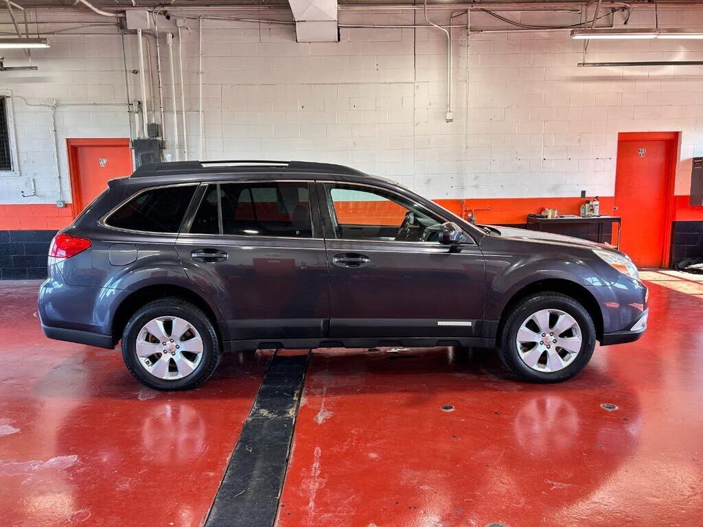 2012 SUBARU Outback