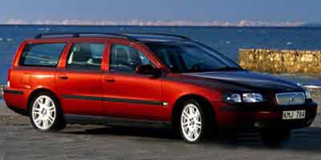 2001 VOLVO V70
