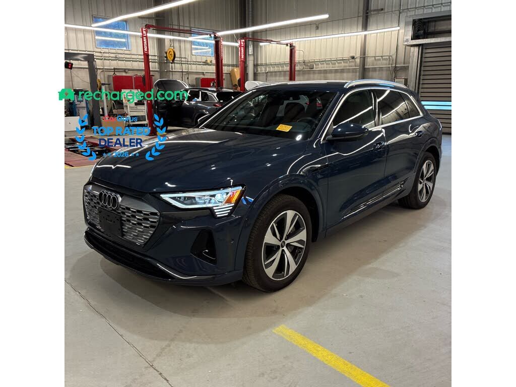 2024 AUDI Q8