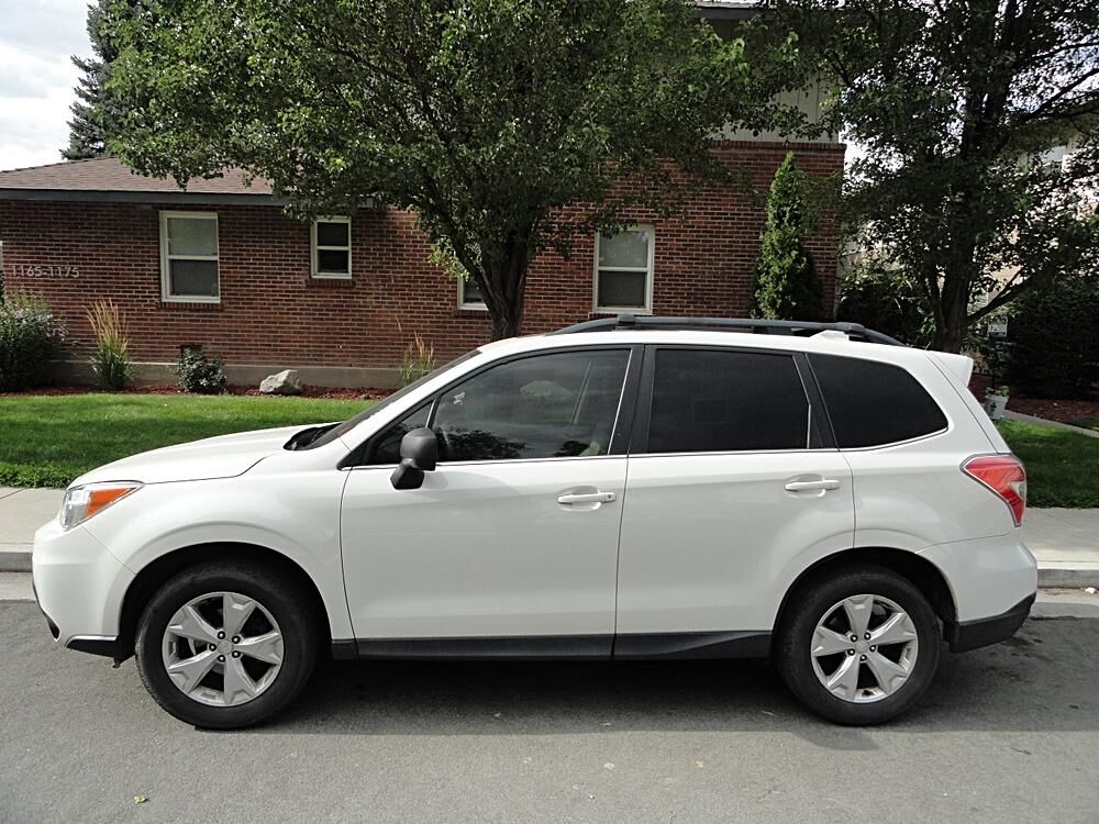 2016 SUBARU Forester