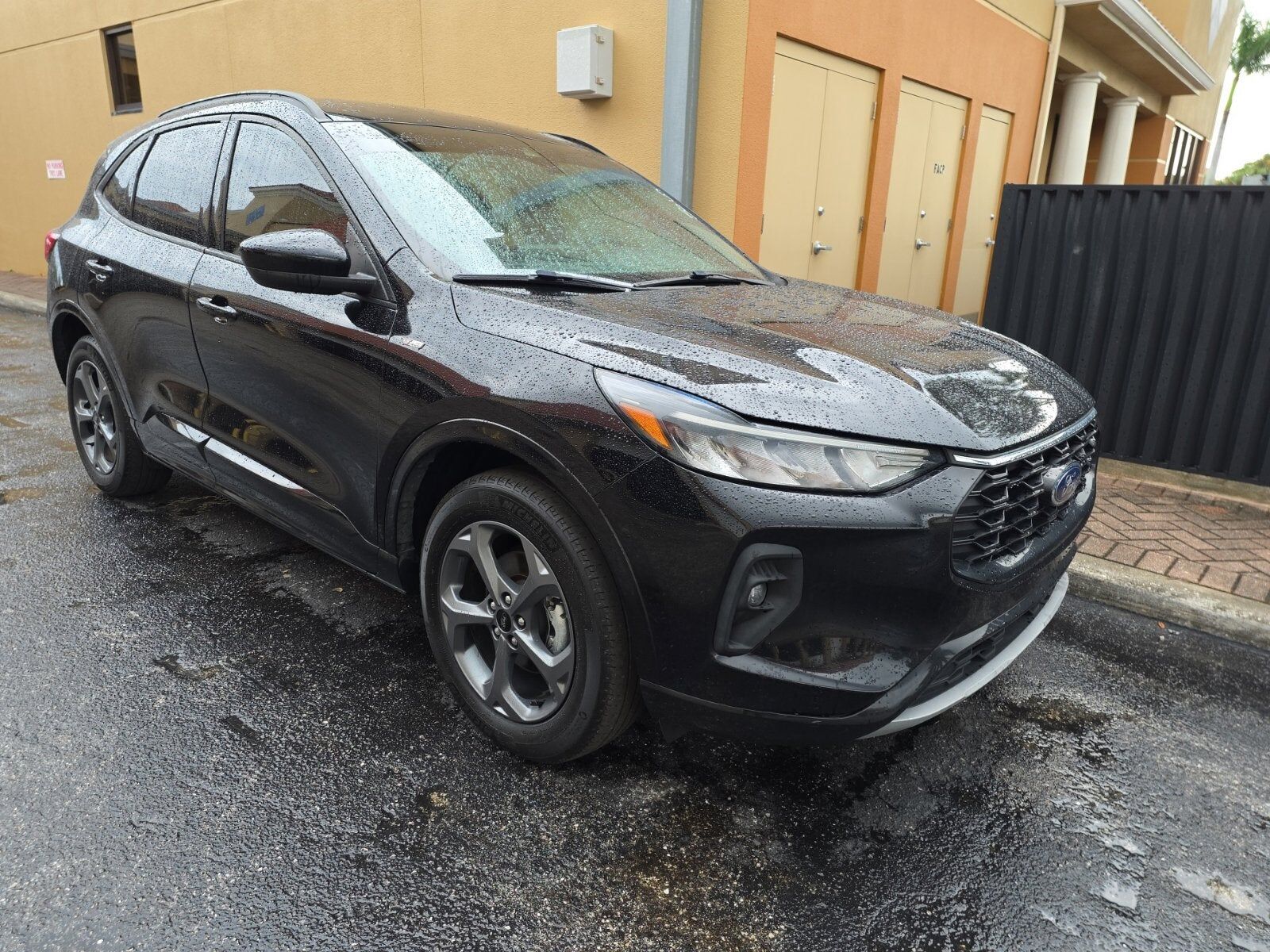 2024 FORD Escape
