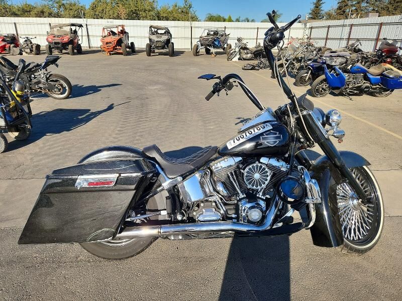 2011 HARLEY DAVIDSON Softail Deluxe