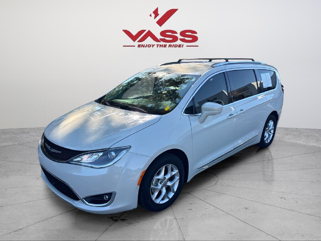 2019 CHRYSLER Pacifica