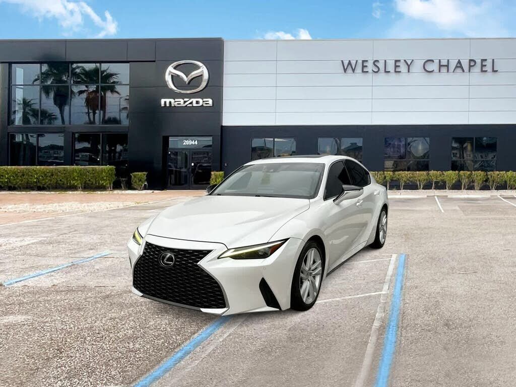 2021 LEXUS IS