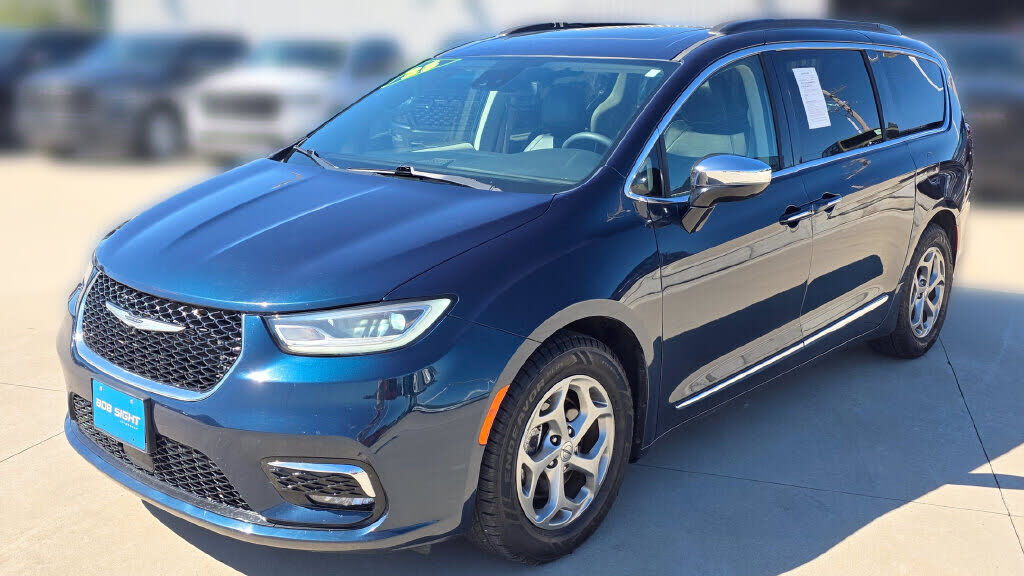 2023 CHRYSLER Pacifica
