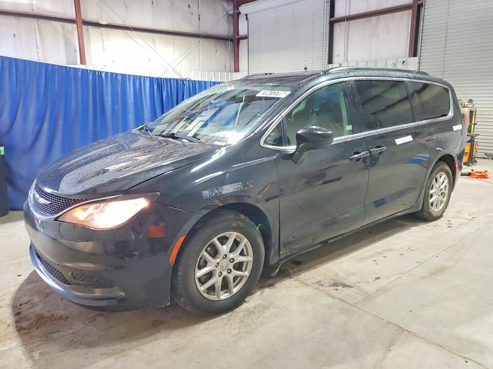 2021 CHRYSLER Voyager