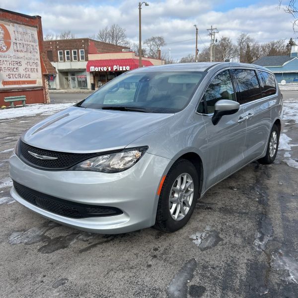 2023 CHRYSLER Voyager