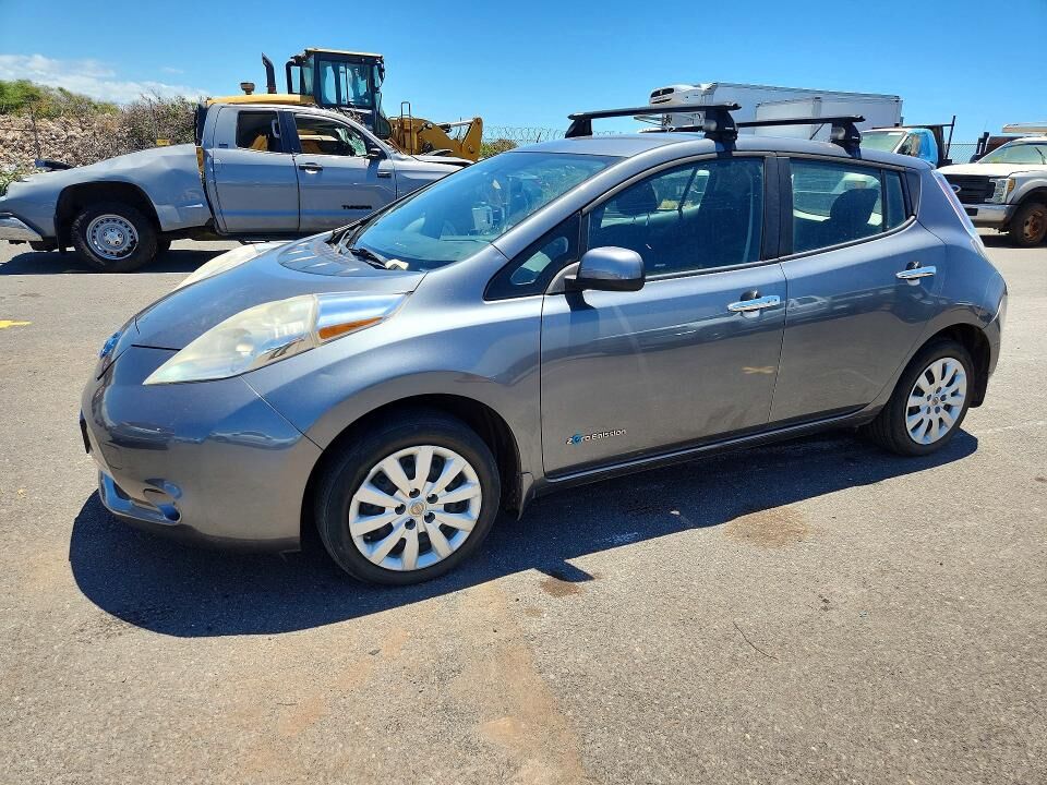 2016 NISSAN Leaf