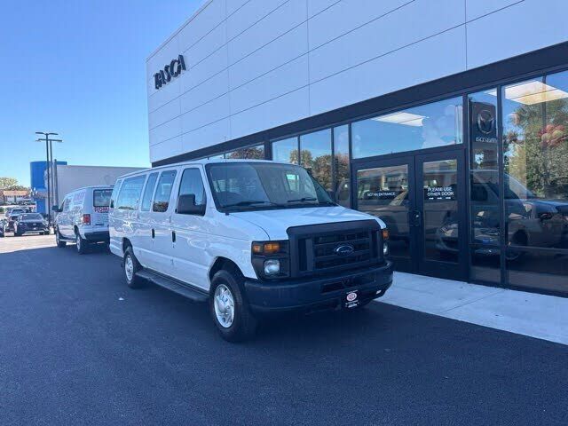 2013 FORD E-350