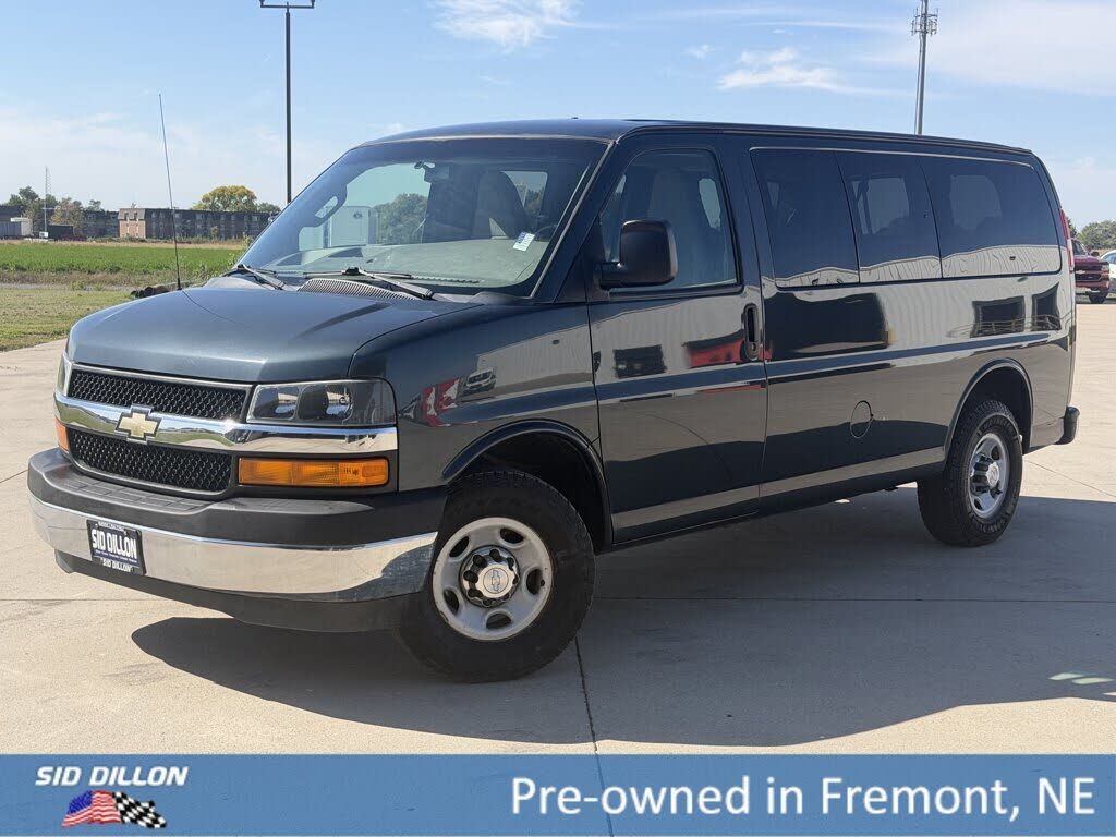 2017 CHEVROLET Express