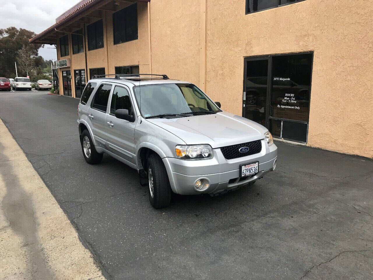 2005 FORD Escape