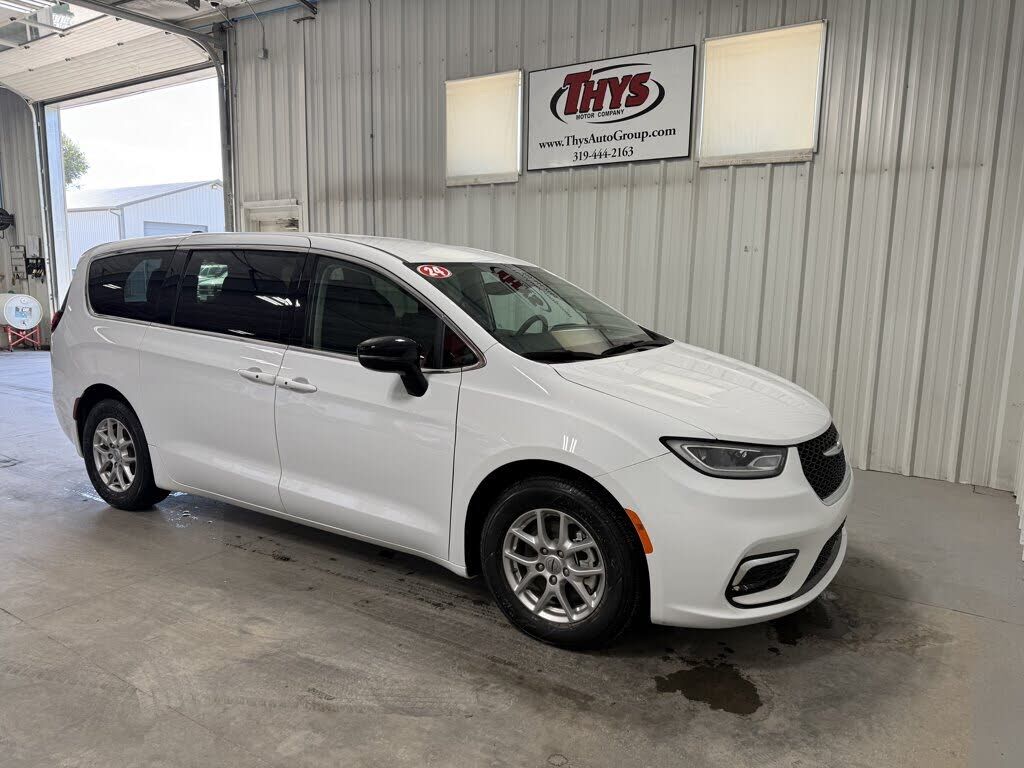 2024 CHRYSLER Pacifica