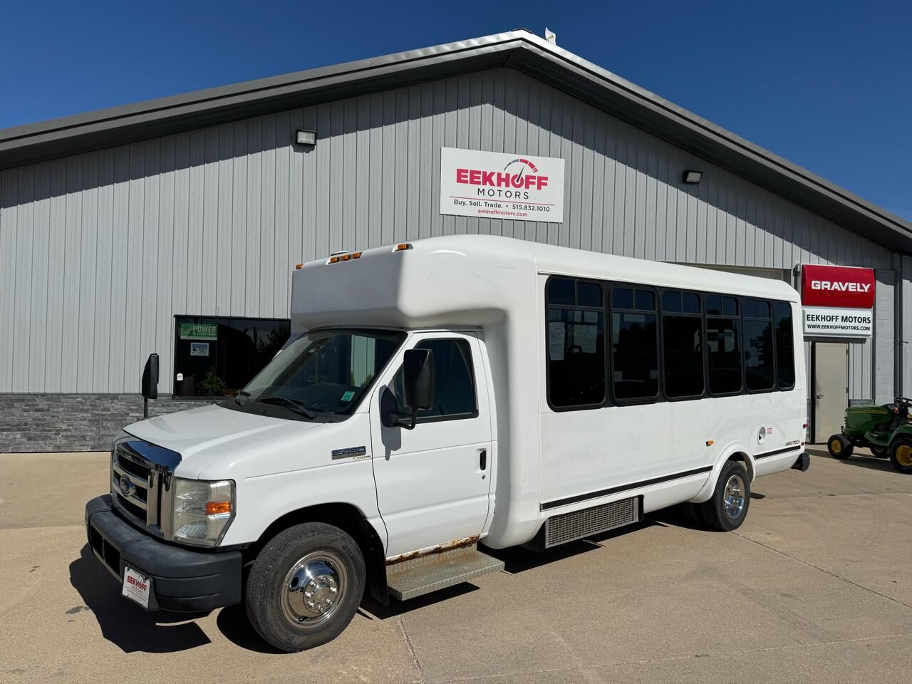2010 FORD E-450