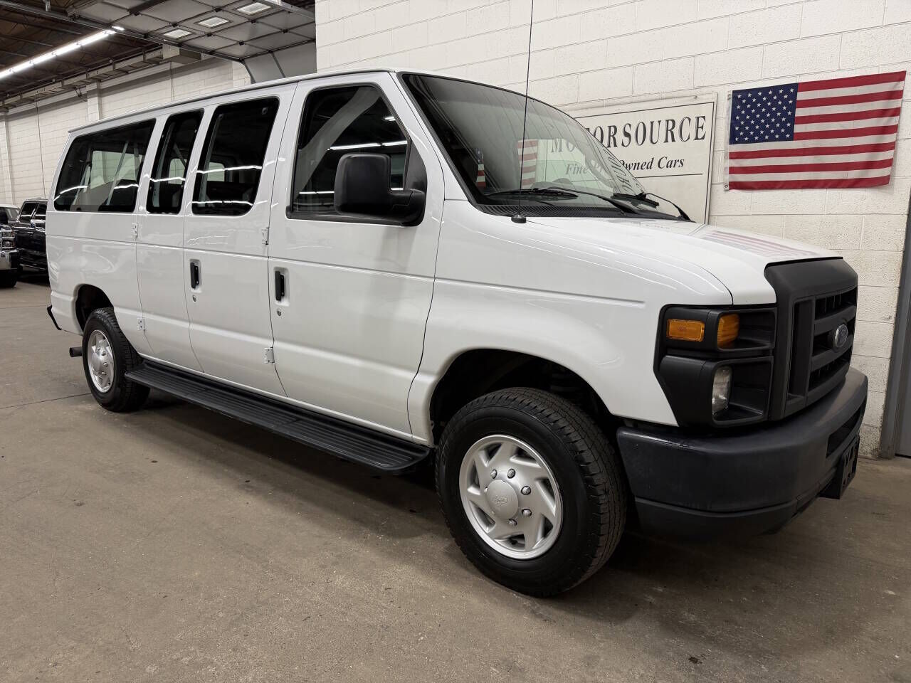 2012 FORD E-350