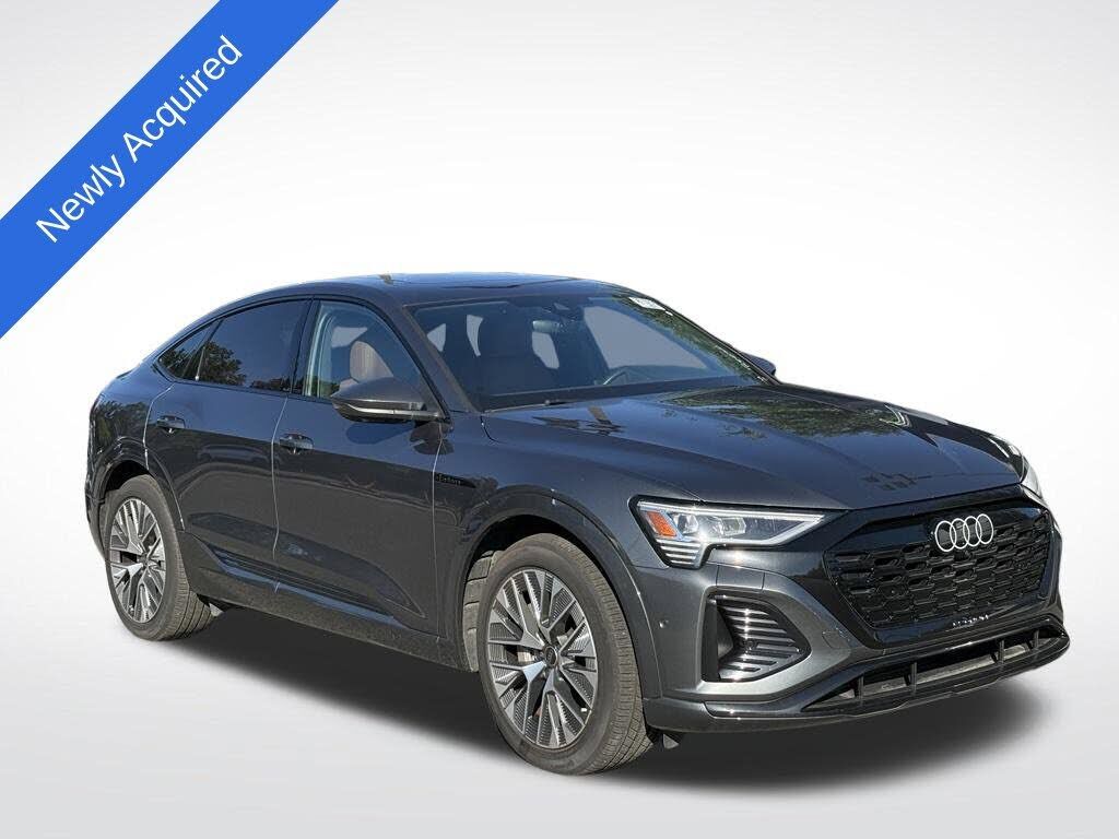 2024 AUDI Q8