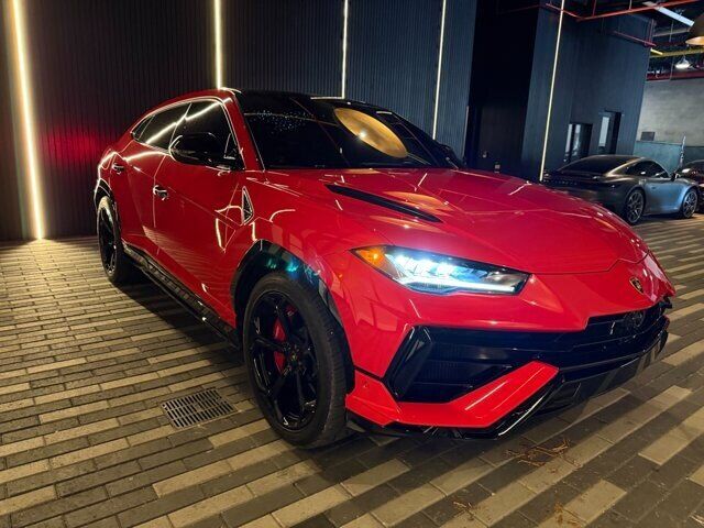 2023 LAMBORGHINI URUS
