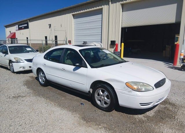 2004 FORD Taurus
