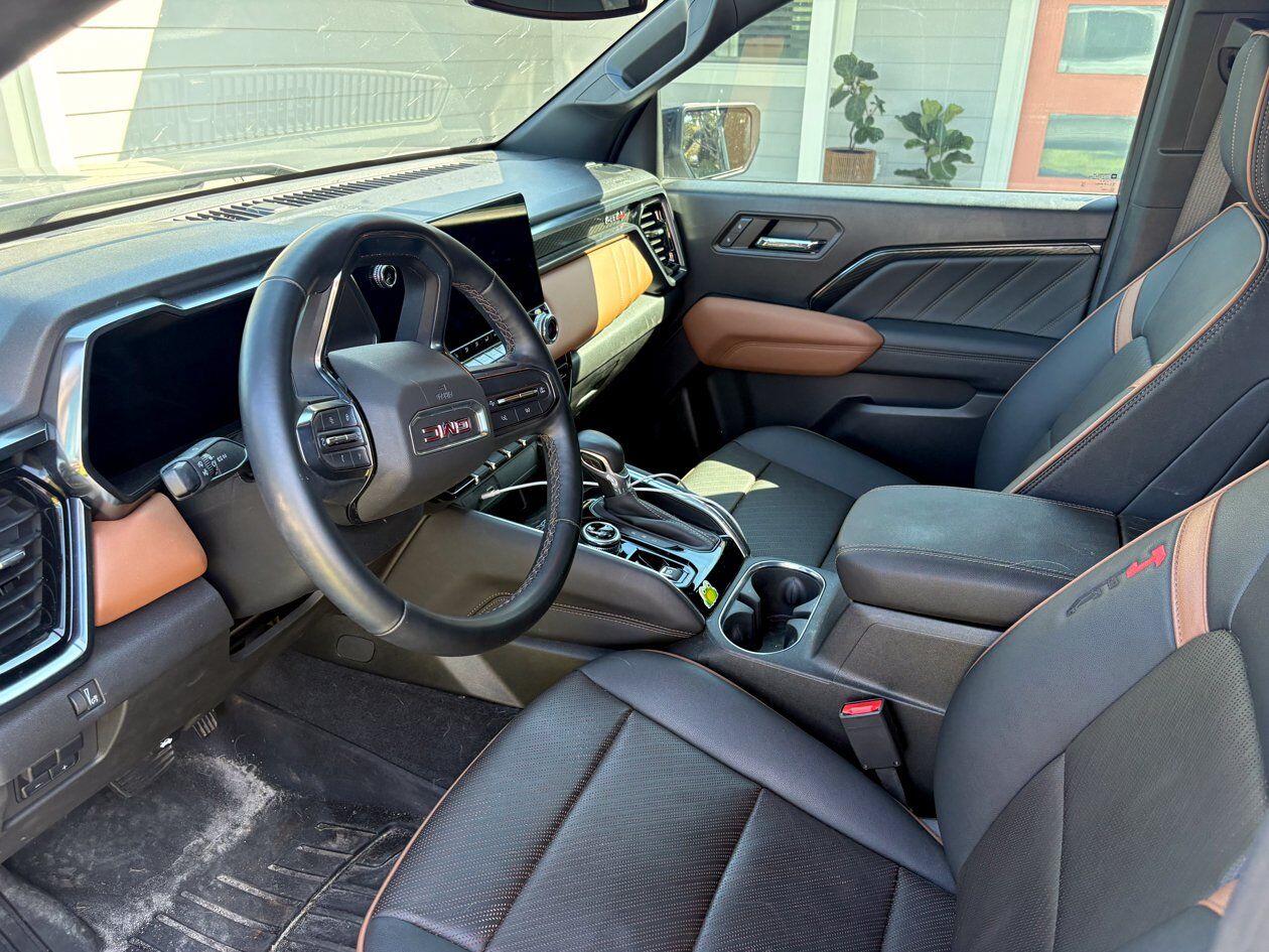 2024 GMC Canyon