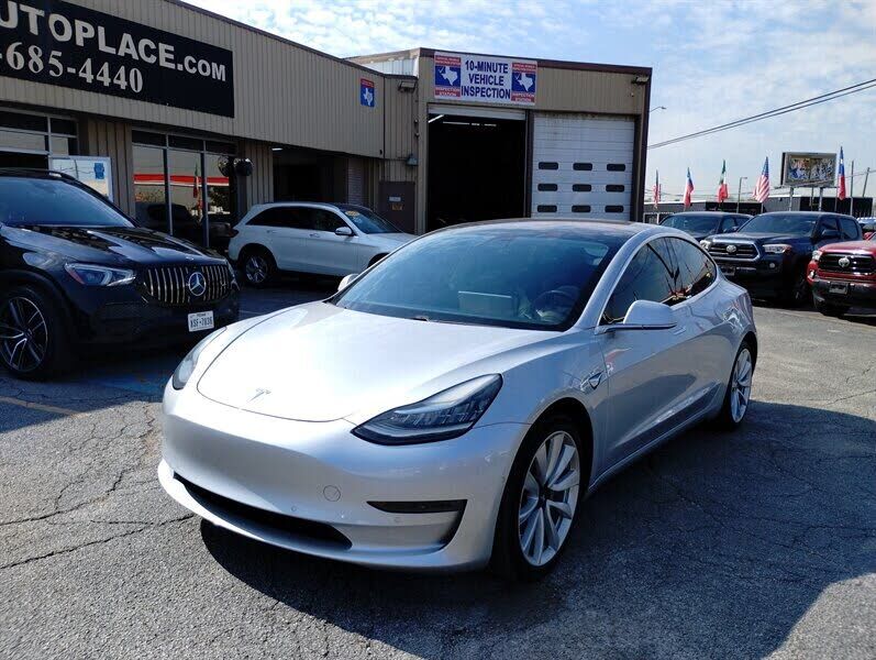 2018 TESLA Model 3