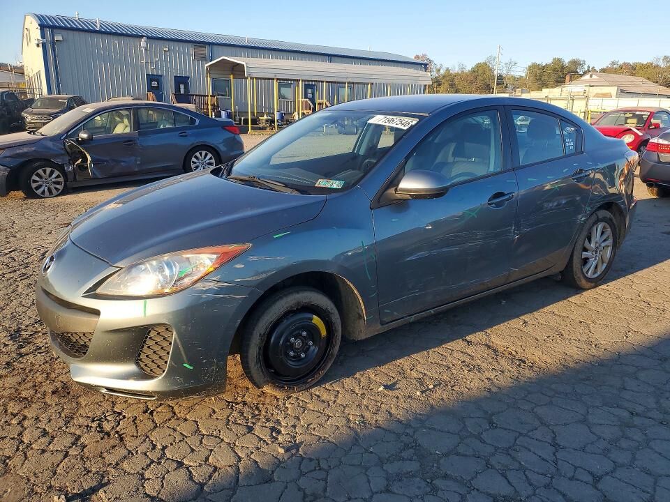 2013 MAZDA Mazda3