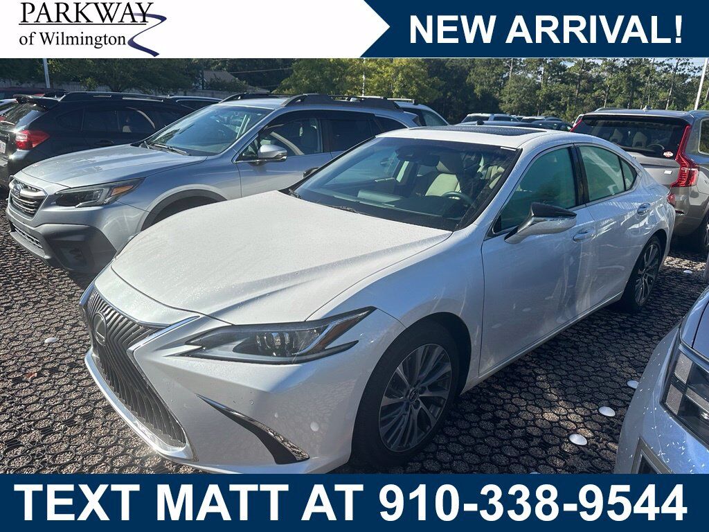 2019 LEXUS ES