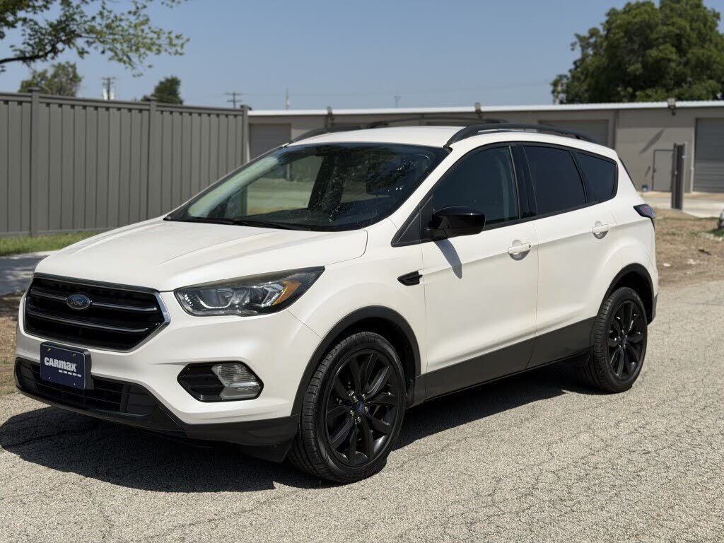 2017 FORD Escape