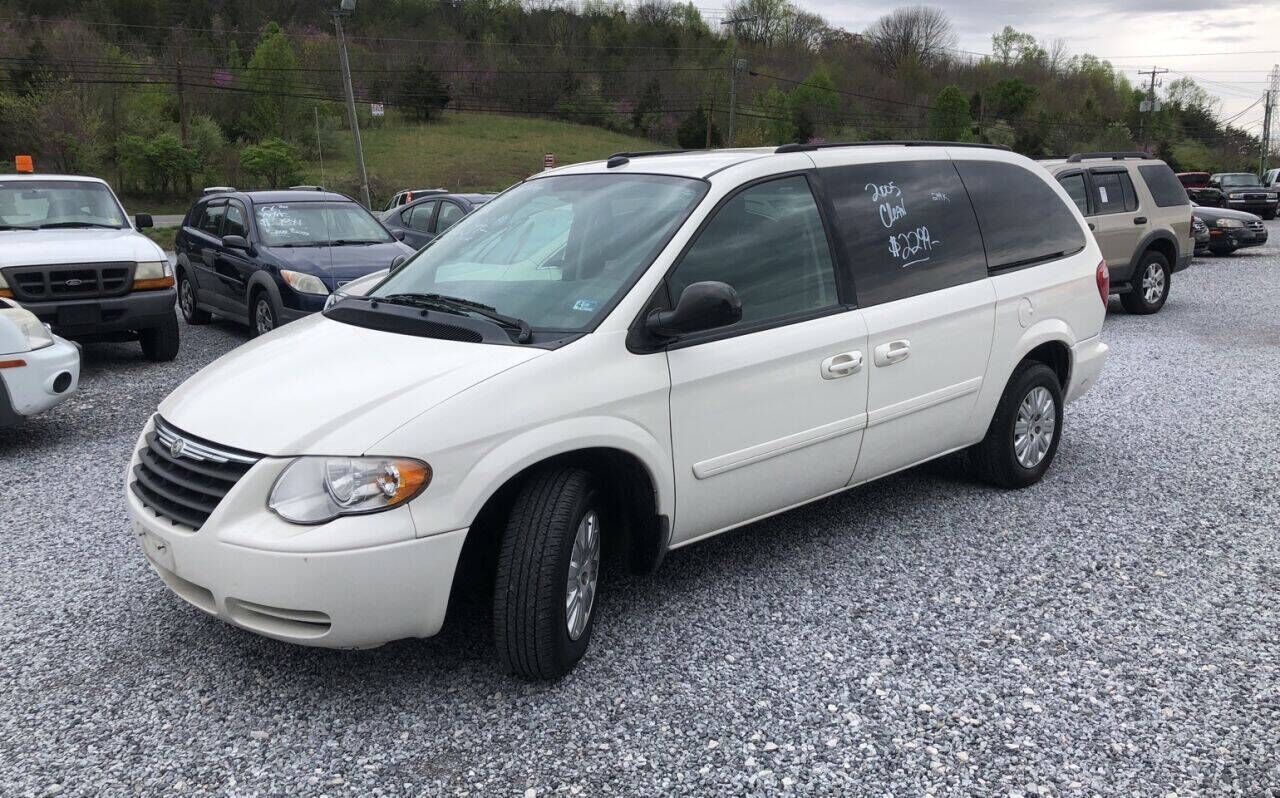 2005 CHRYSLER Town and Country