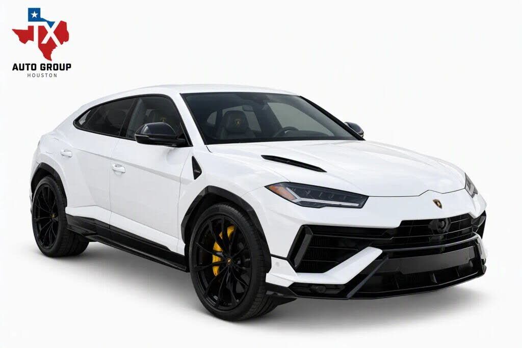 2024 LAMBORGHINI URUS