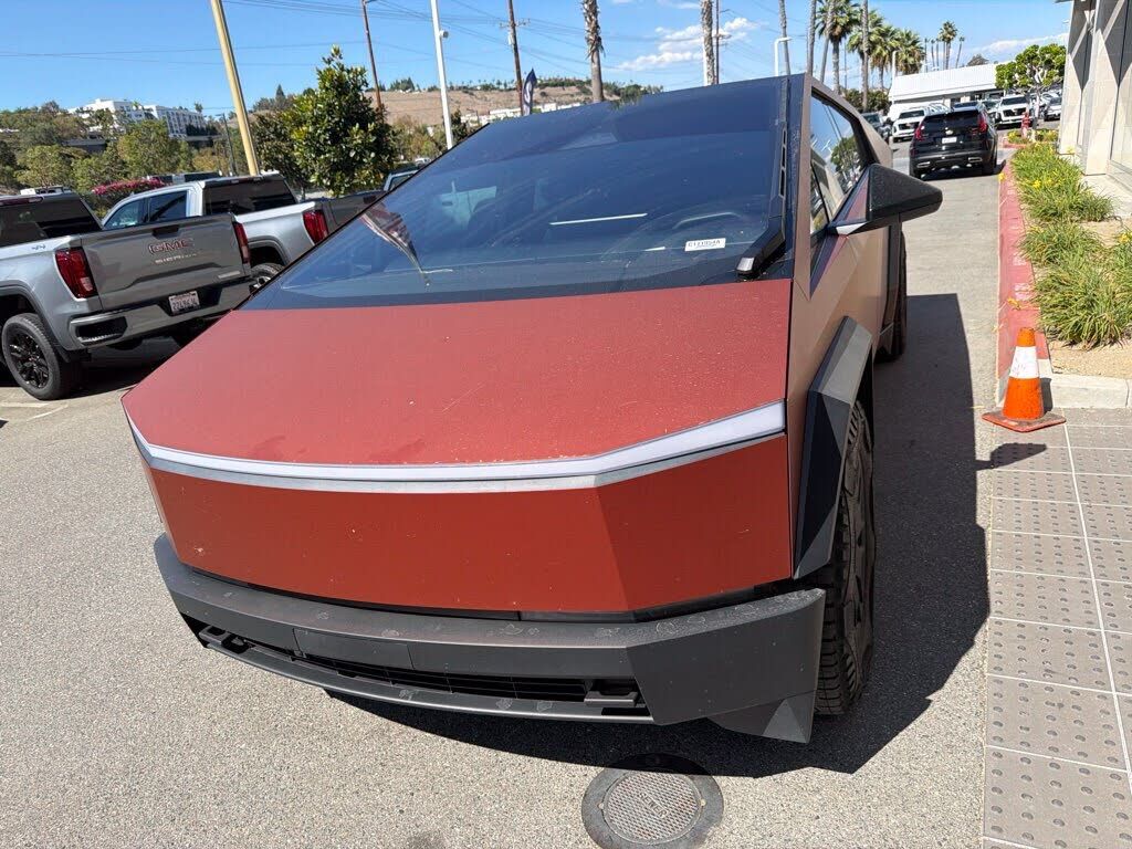 2024 TESLA Cybertruck
