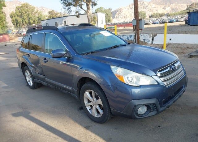 2013 SUBARU Outback