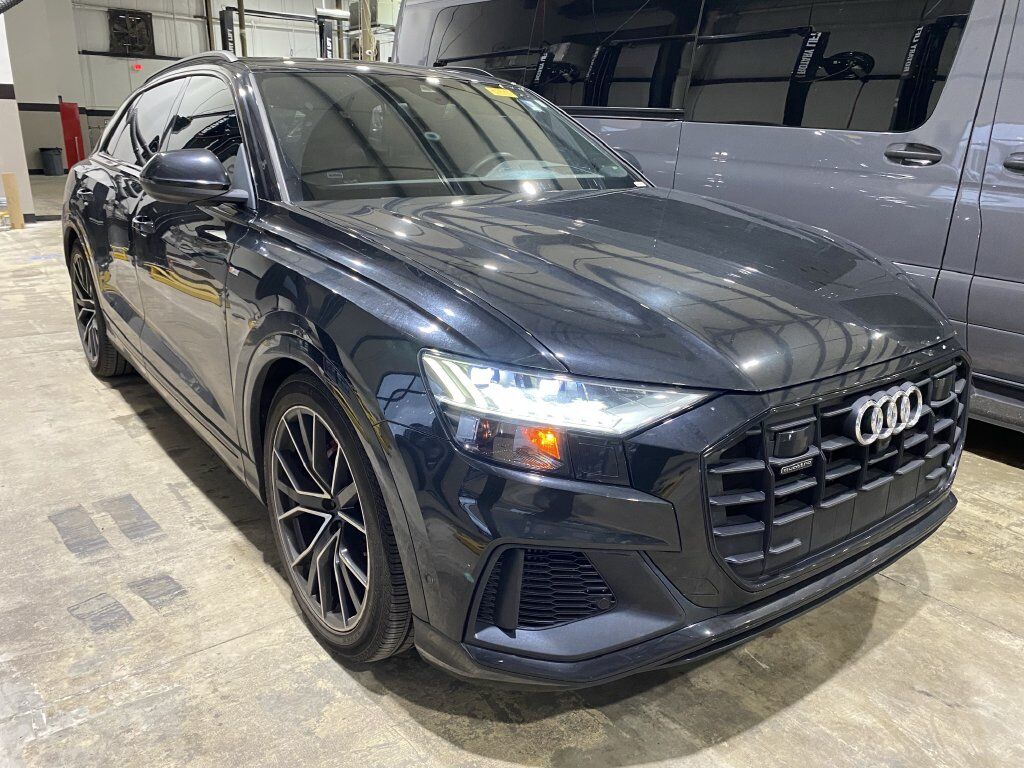 2023 AUDI Q8