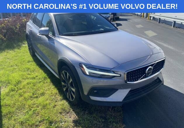 2026 VOLVO V60CC