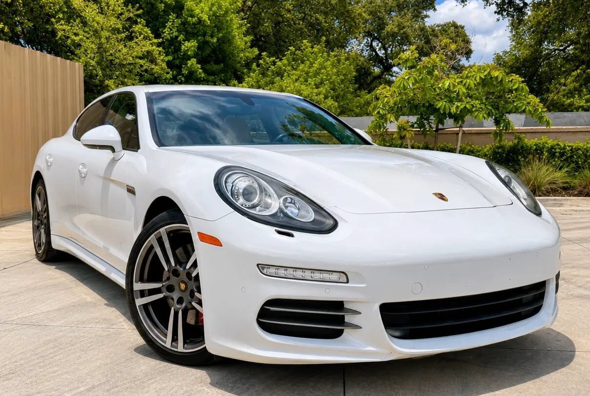 2014 PORSCHE Panamera