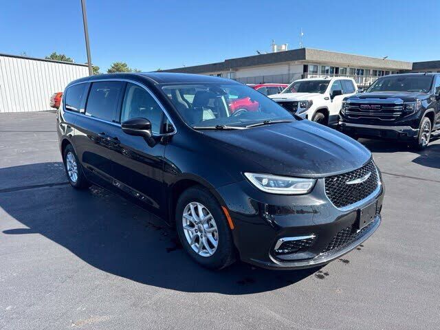 2023 CHRYSLER Pacifica