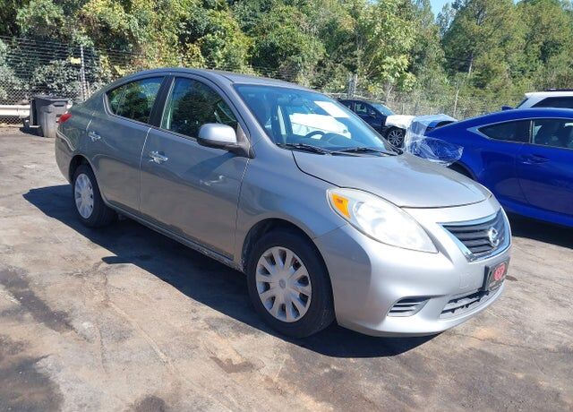 2013 NISSAN Versa