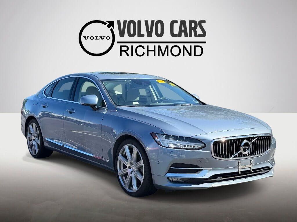 2017 VOLVO S90
