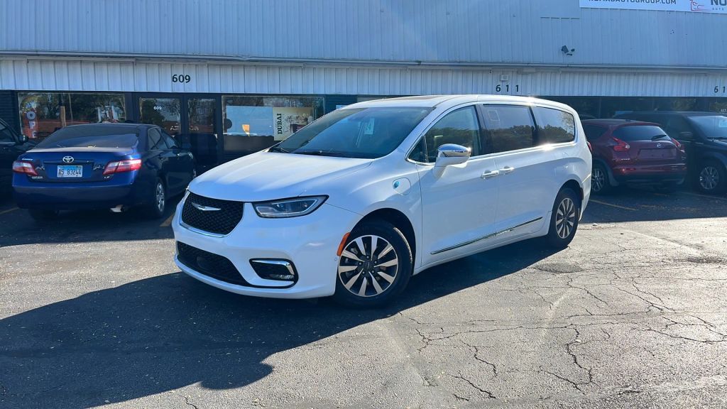 2022 CHRYSLER Pacifica