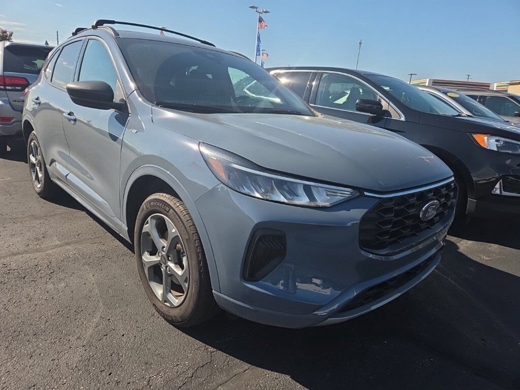 2024 FORD Escape