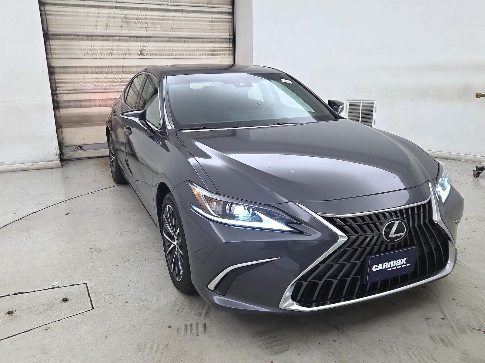 2022 LEXUS ES