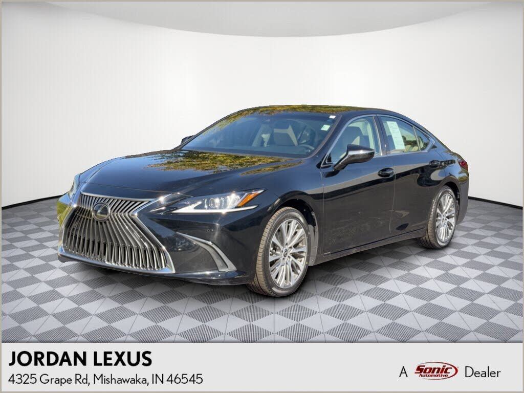 2019 LEXUS ES