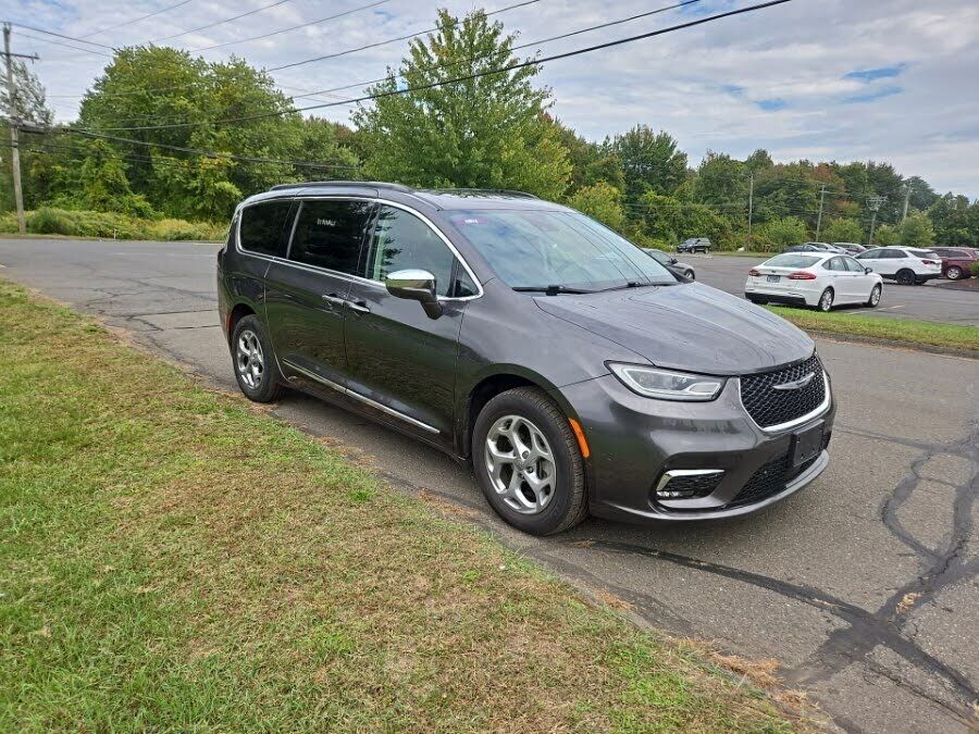 2022 CHRYSLER Pacifica