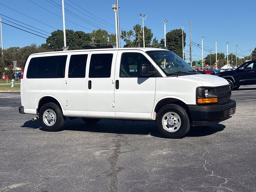 2017 CHEVROLET Express