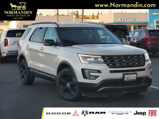 2017 FORD Explorer