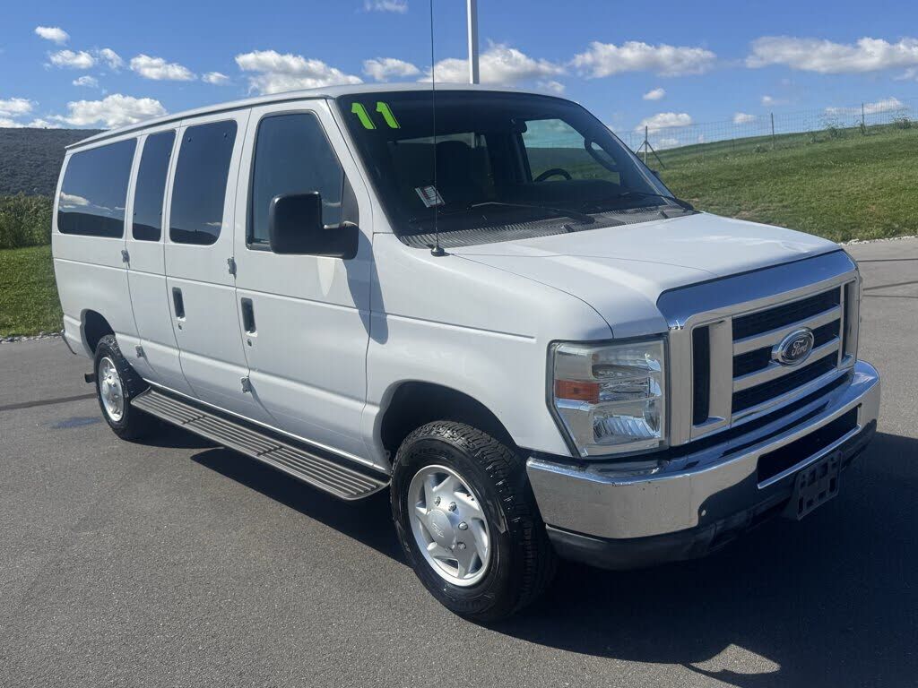 2011 FORD E-350