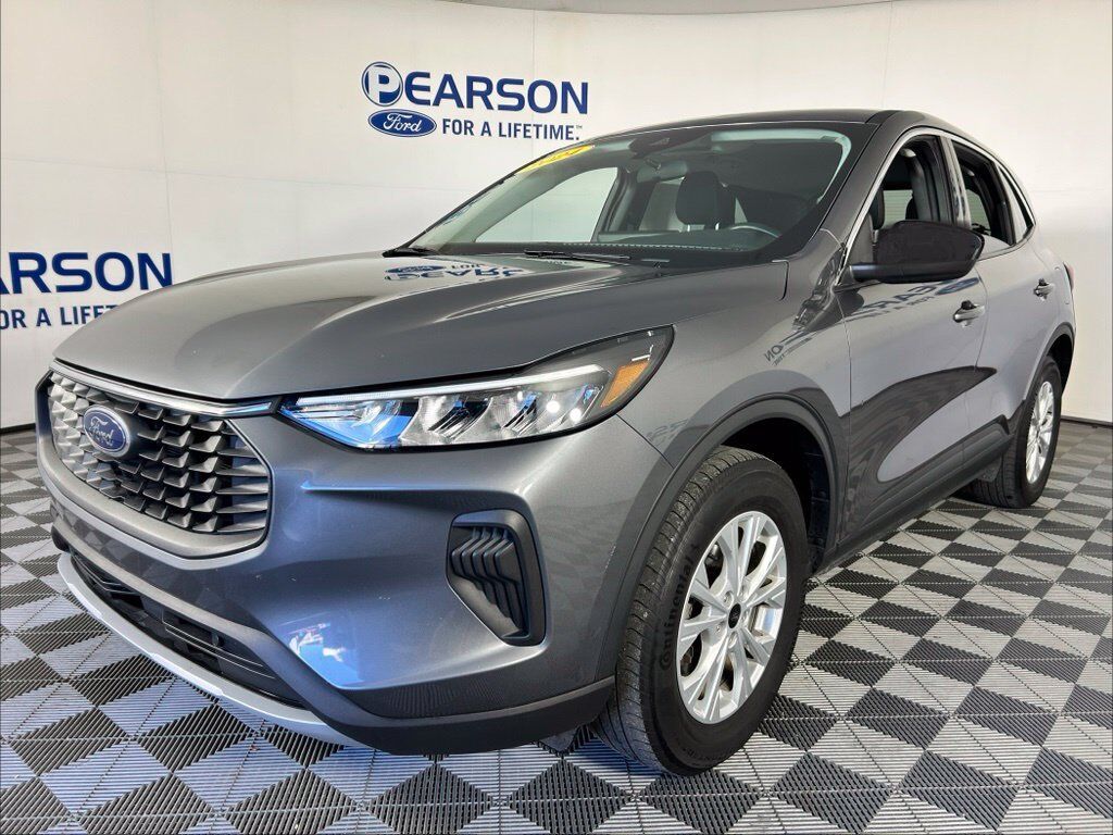 2024 FORD Escape