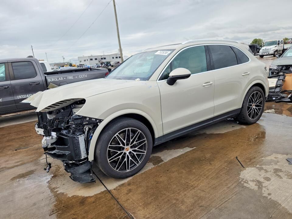 2025 PORSCHE Cayenne