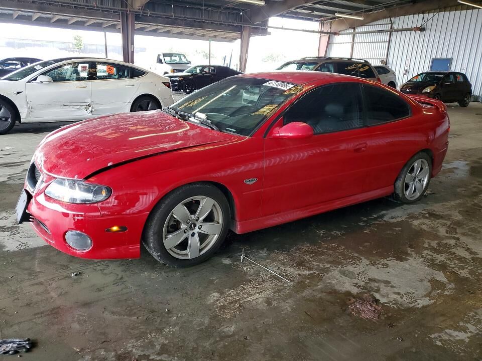 2004 PONTIAC GTO