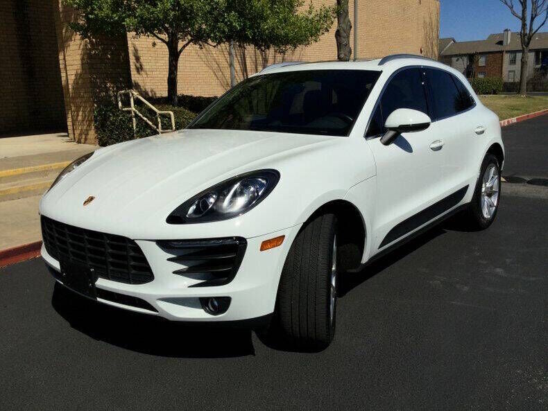2016 PORSCHE Macan