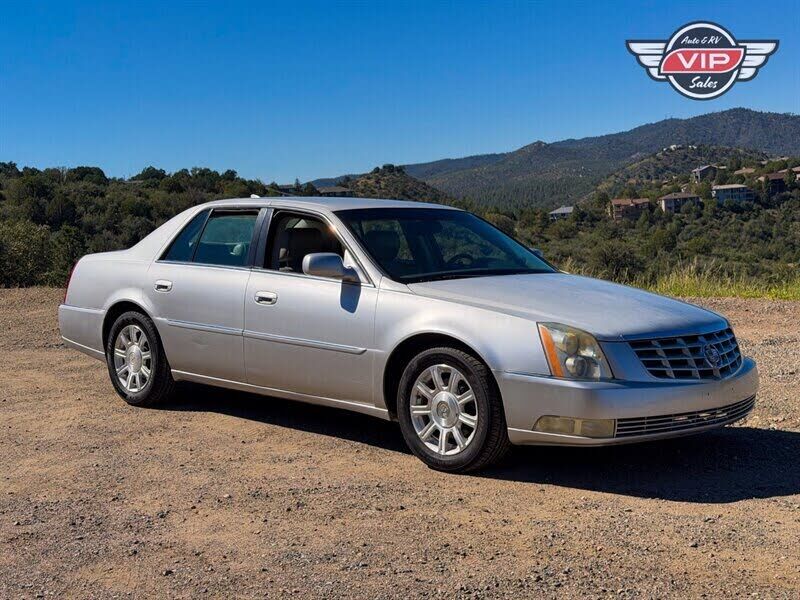 2010 CADILLAC DTS